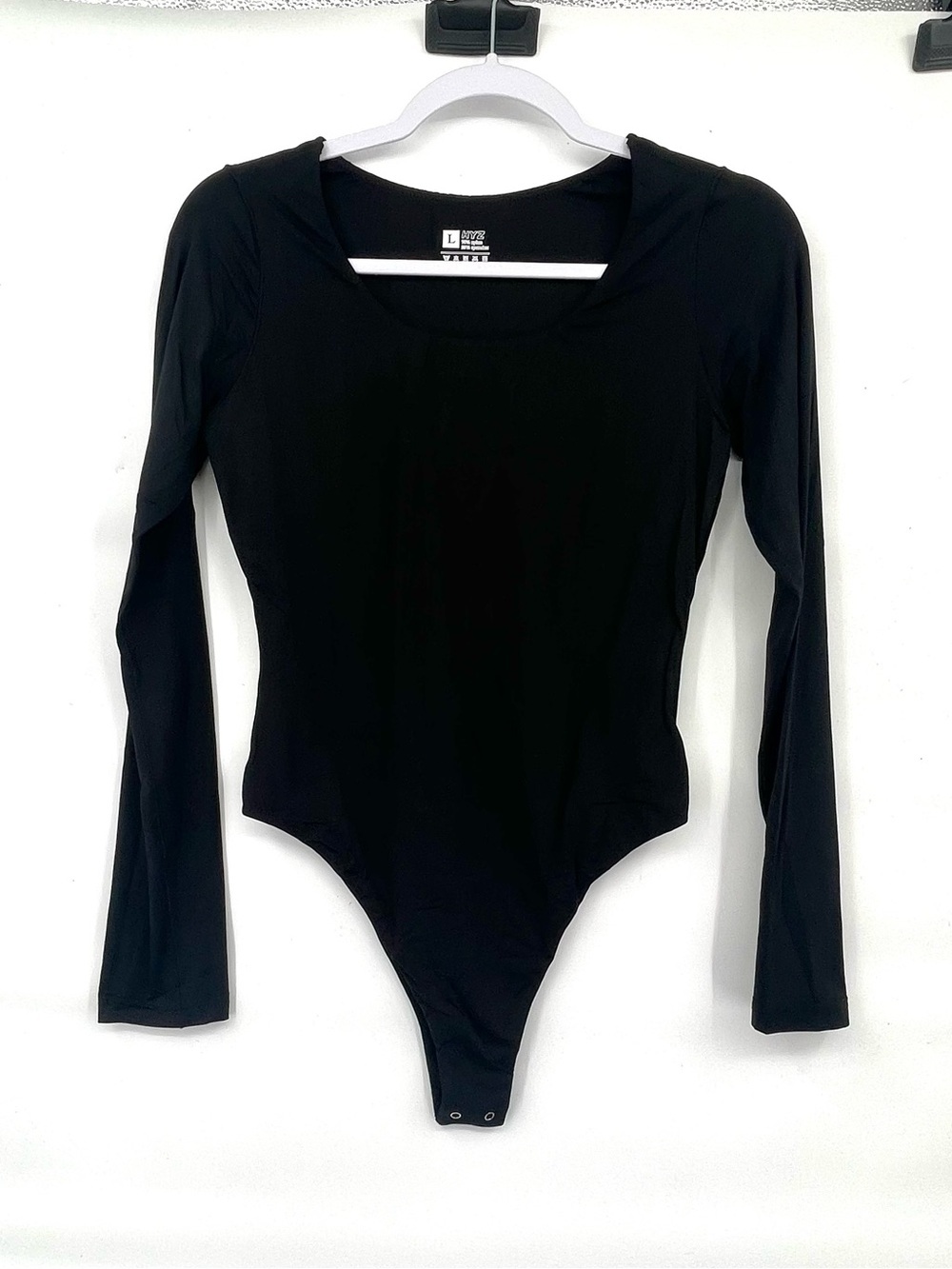 HYZ NWOT black long sleeve smoothing scoop neck athletic bodysuit